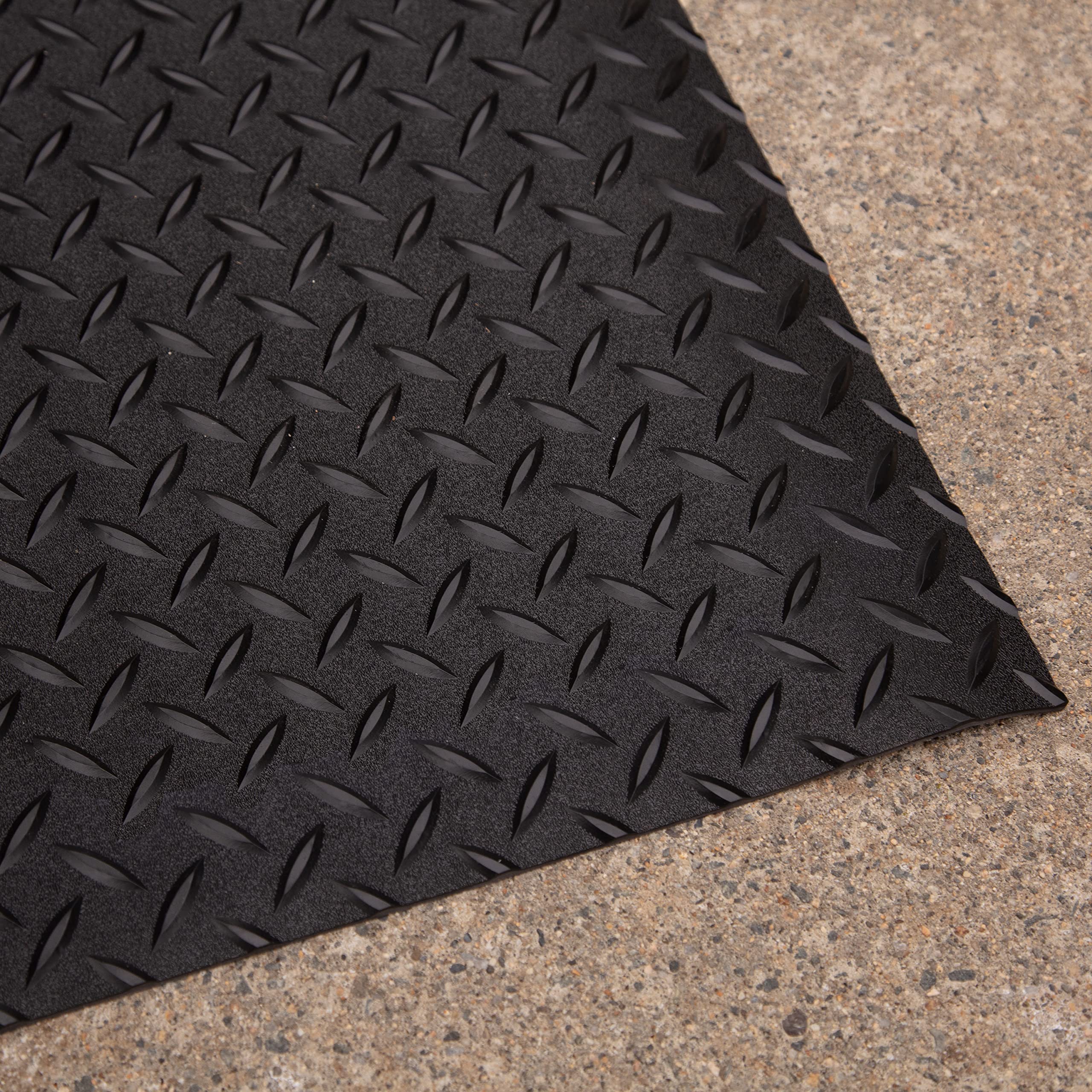 Cuisinart CGMT-140 easy-clean mat; hose rinse makes cleanup quick.