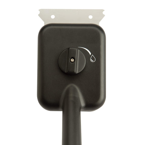 Cuisinart CSBS-777 front scraper removes baked-on residue from grates