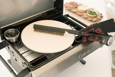 Cuisinart ergonomic handle for comfortable scrubbing