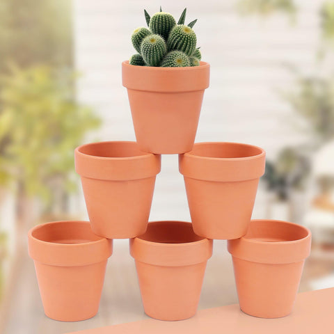 CUZZME indoor/outdoor terracotta pot, durable and weather-ready.