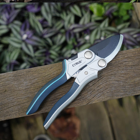 CYRUS pruning shears carbon steel non-stick blade for clean cuts