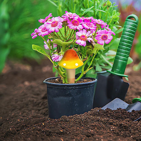 CZWL&HG fantasy mushroom spikes add charm while maintaining consistent moisture.