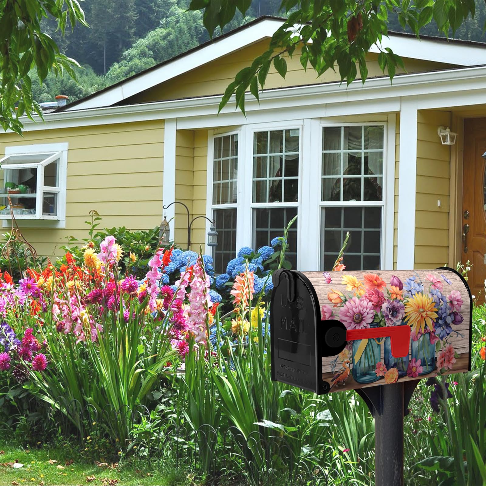 Dacawin easy-attach magnetic mailbox cover simplifies seasonal swaps.