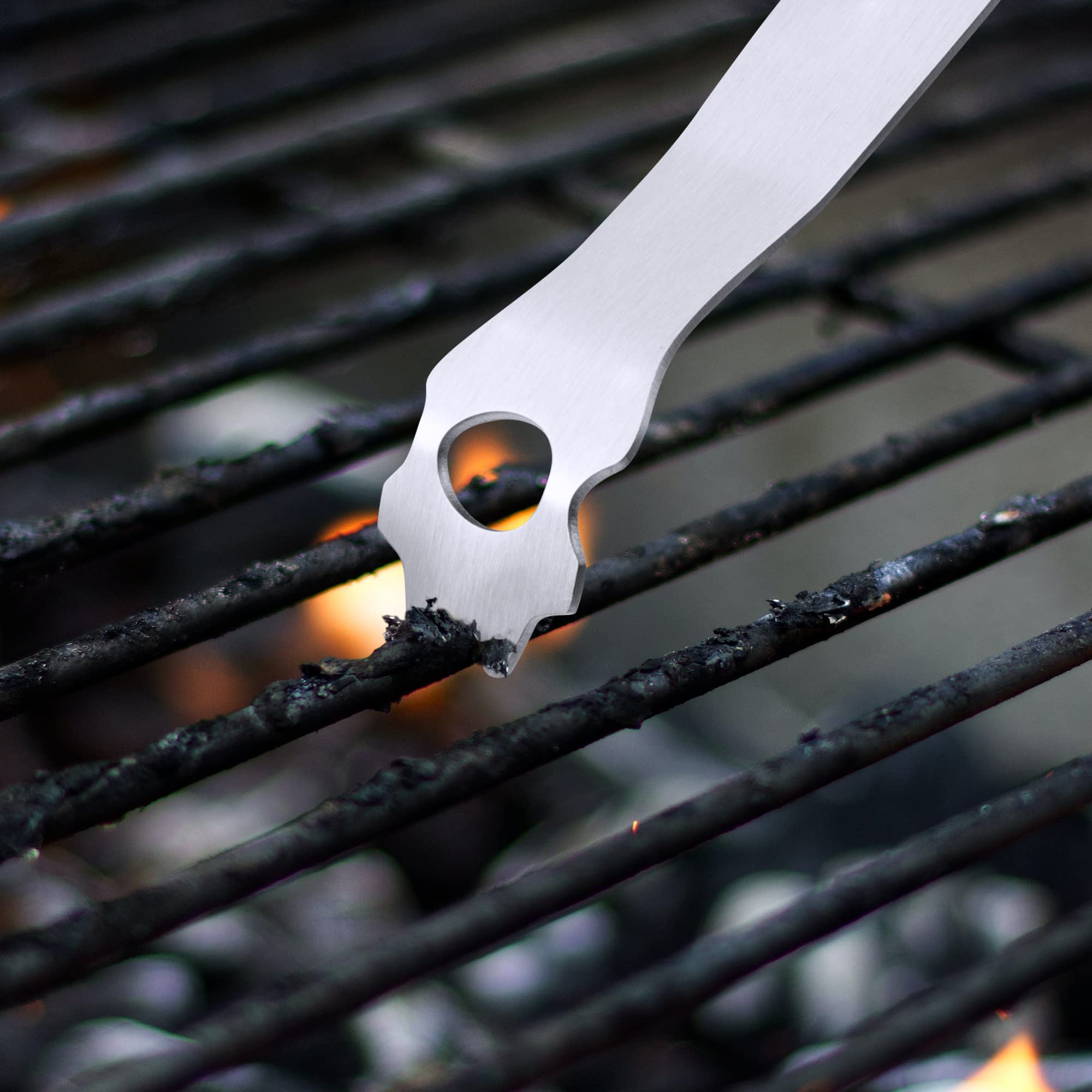 DAILY KISN Stainless steel scraper with brushed surface for durable cleaning.
