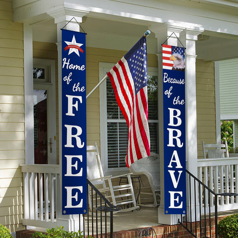 DanCoom weather-resistant patriotic banner withstands sun and rain.