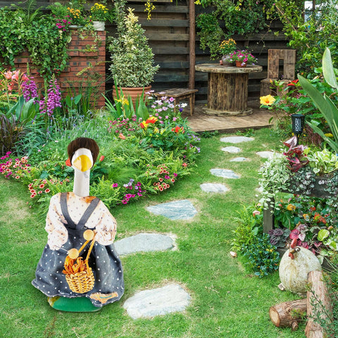 Dansydaisy easy-install goose wig lets you refresh outdoor decor in minutes