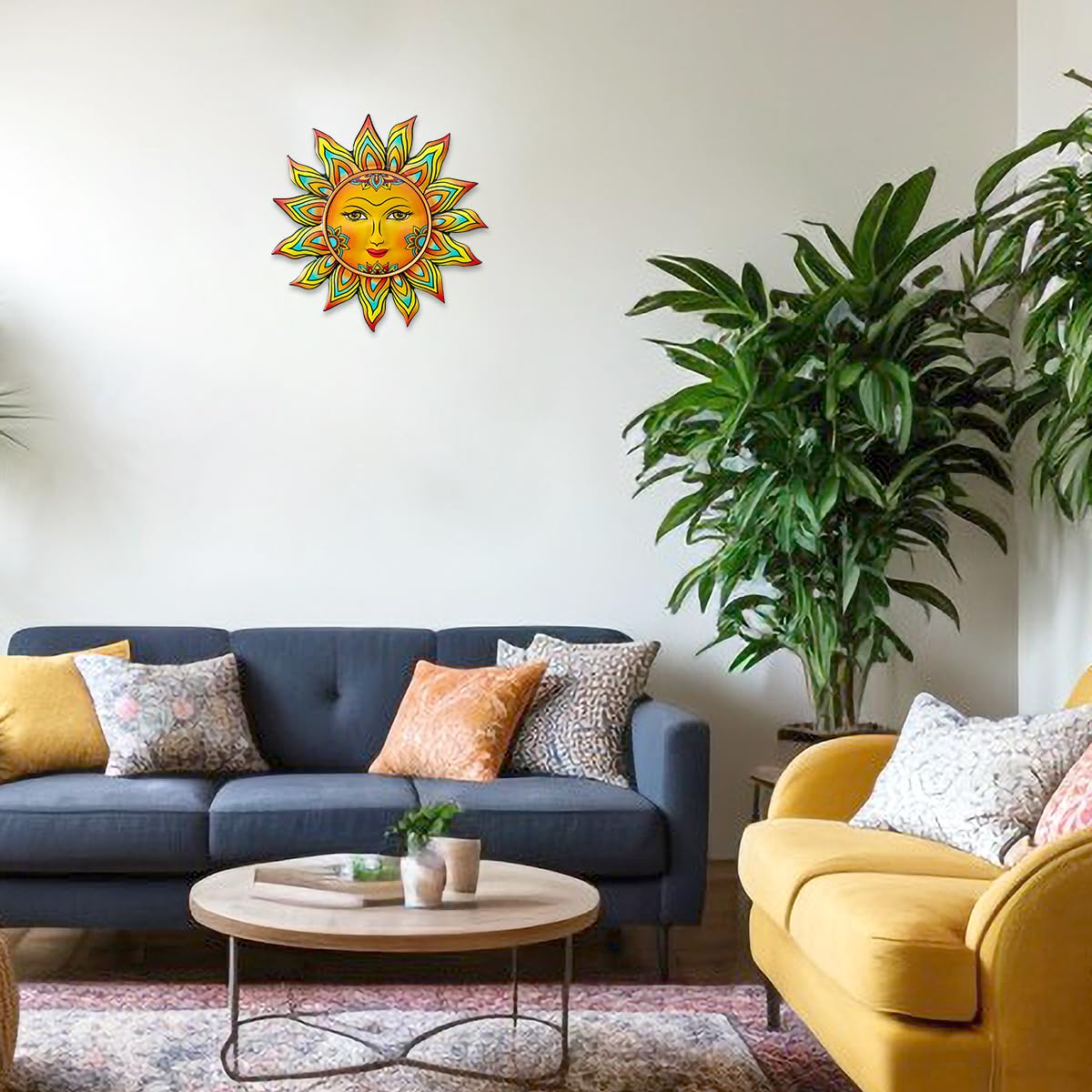 Daogtc metal sun wall decor hook detail enables easy wall mounting on various surfaces.