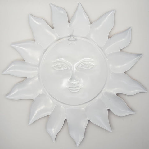 Daogtc Sun Wall Decor emits a warm ambient glow.