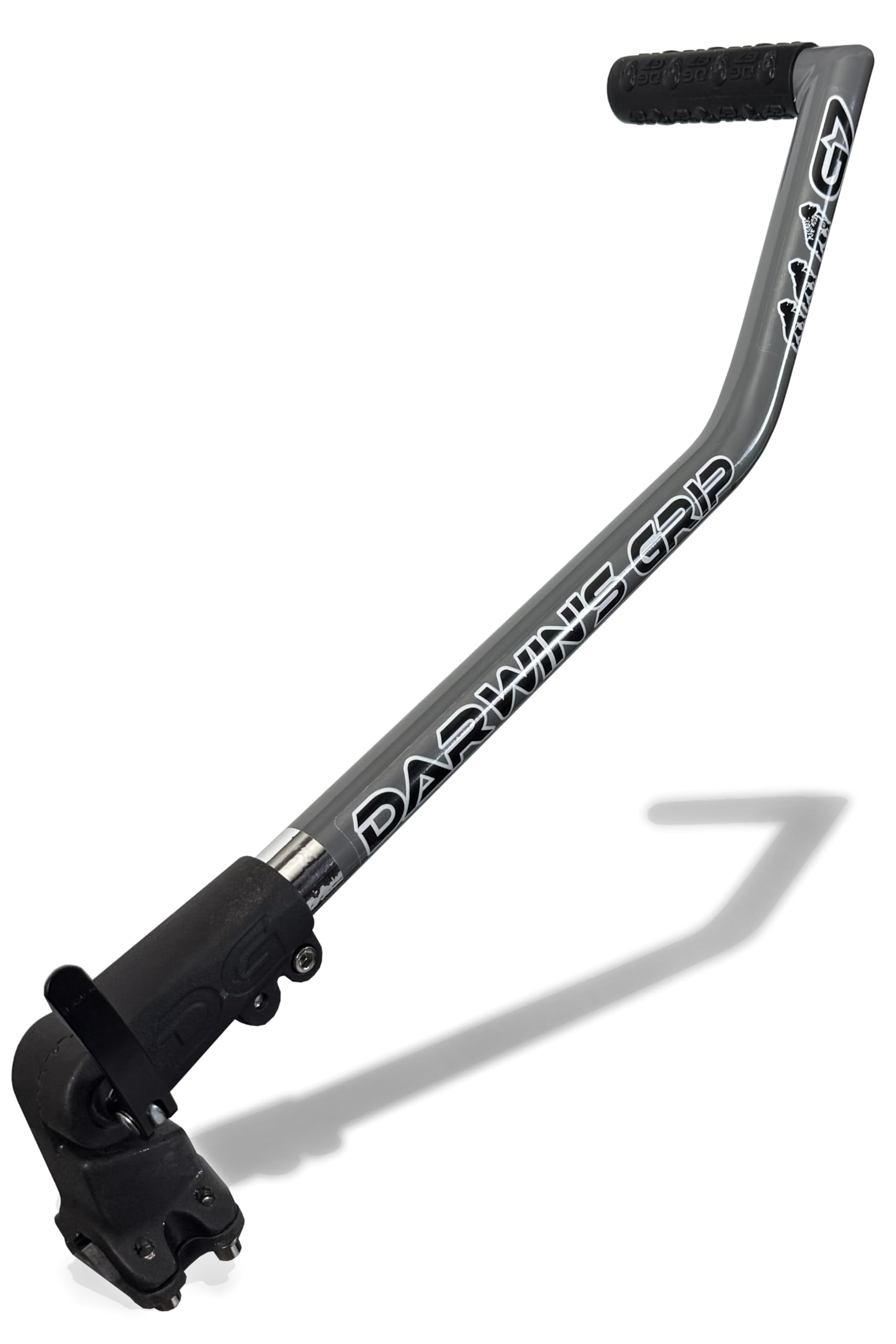 Darwin’s Grip G7 inclined extension handle improves balance and control during trimming