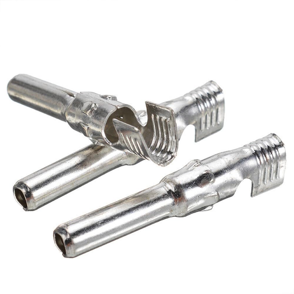 Daslleysen tool-free installation demonstrating quick, secure connector assembly.