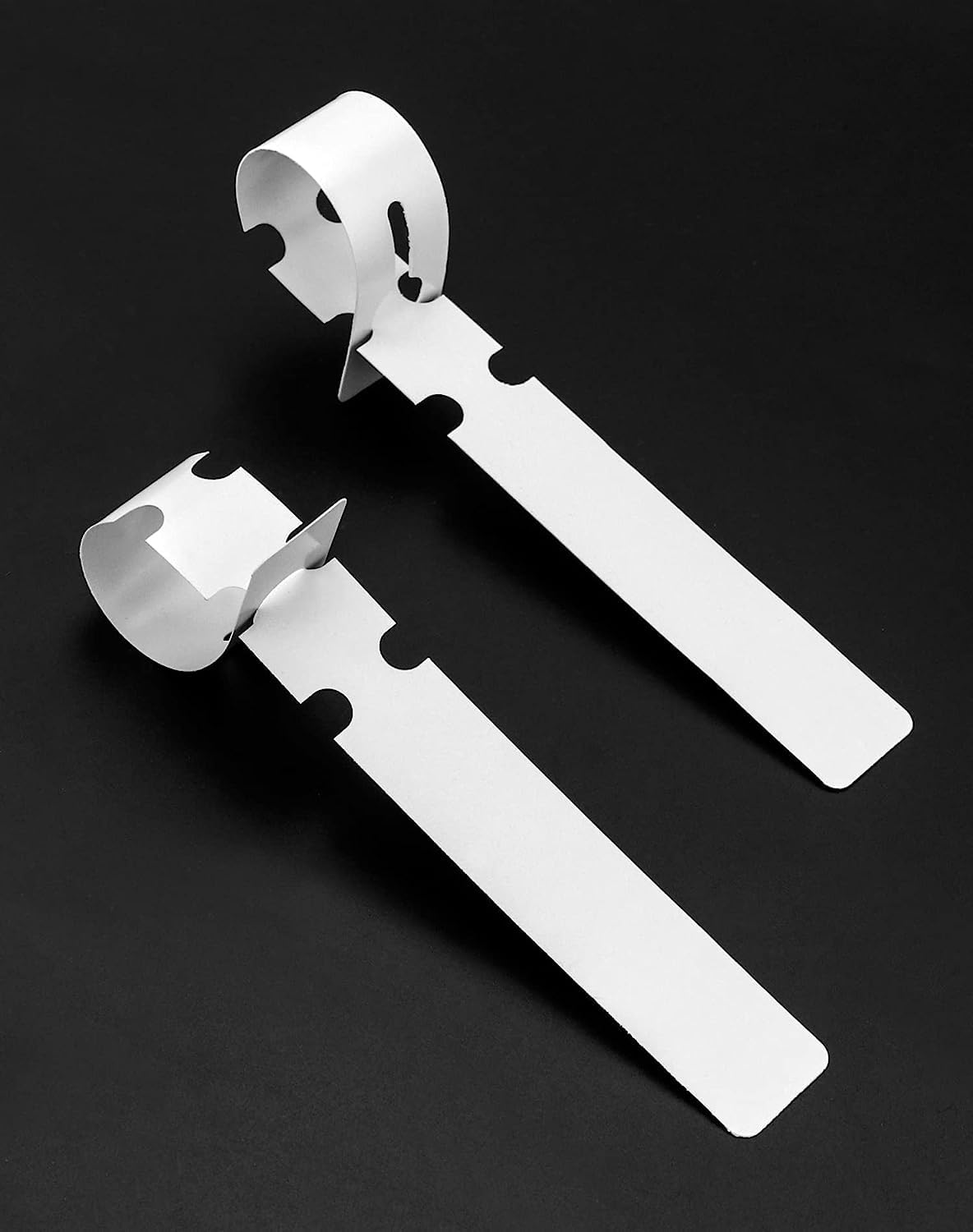 DaTpuik adjustable plant tags with length options stay secure on various branches.