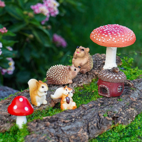 Delighture Fairy Garden mushroom figurine 2 adds texture to fairy gardens.
