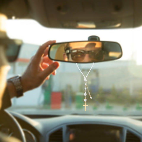 DELORIGIN glass cross charm enhances bags and windows with elegant flair.