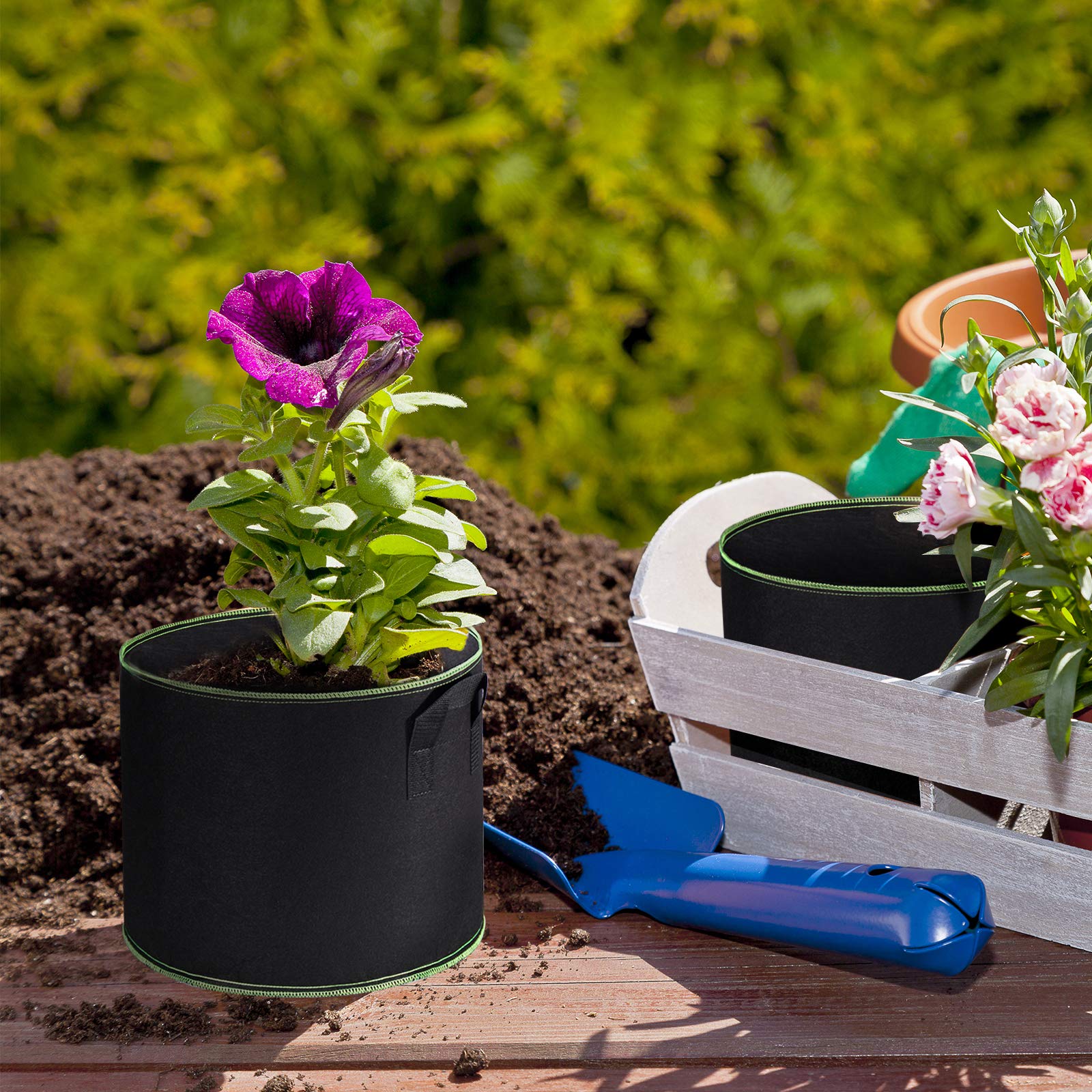 Each Delxo bag supports heavy loads up to 200 pounds