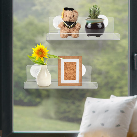 Derlyniupi suction cups close-up demonstrating secure grip on smooth surfaces.