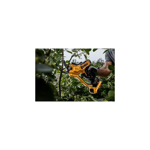 DEWALT DCPR320D1 ergonomic handle for comfortable, extended use.