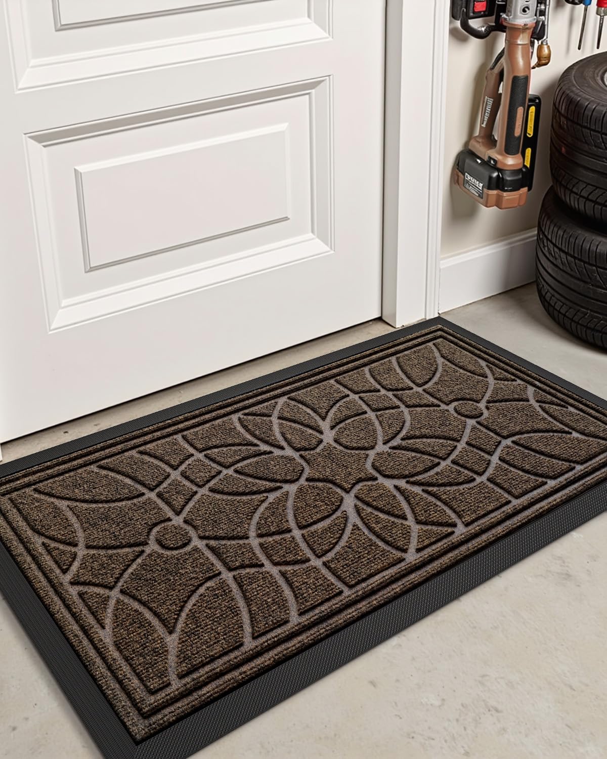 DEXI entryway mat suited for patio use and garage entrances