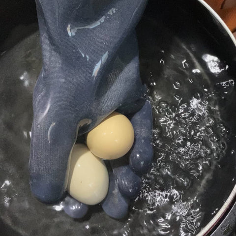 DEYAN silicone BBQ gloves - versatile use, hand-wash only care guidance.