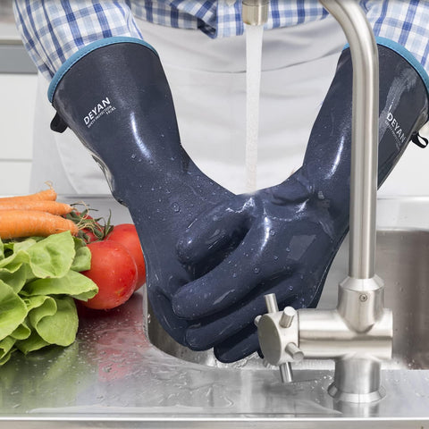 DEYAN silicone BBQ gloves - two-layer design for durable kitchen protection.