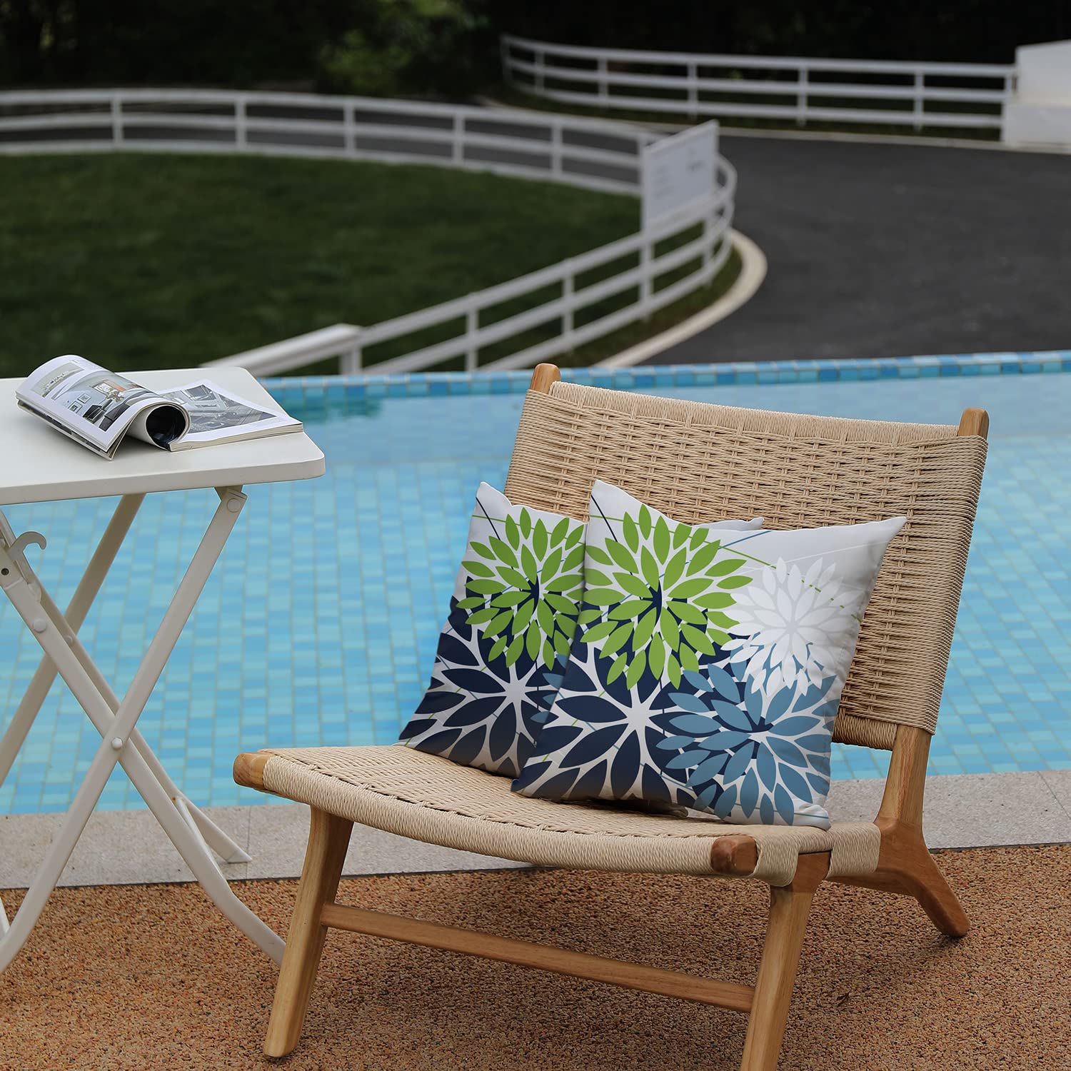 DFXSZ geometric pillow cover for outdoor seating keeps colors vibrant