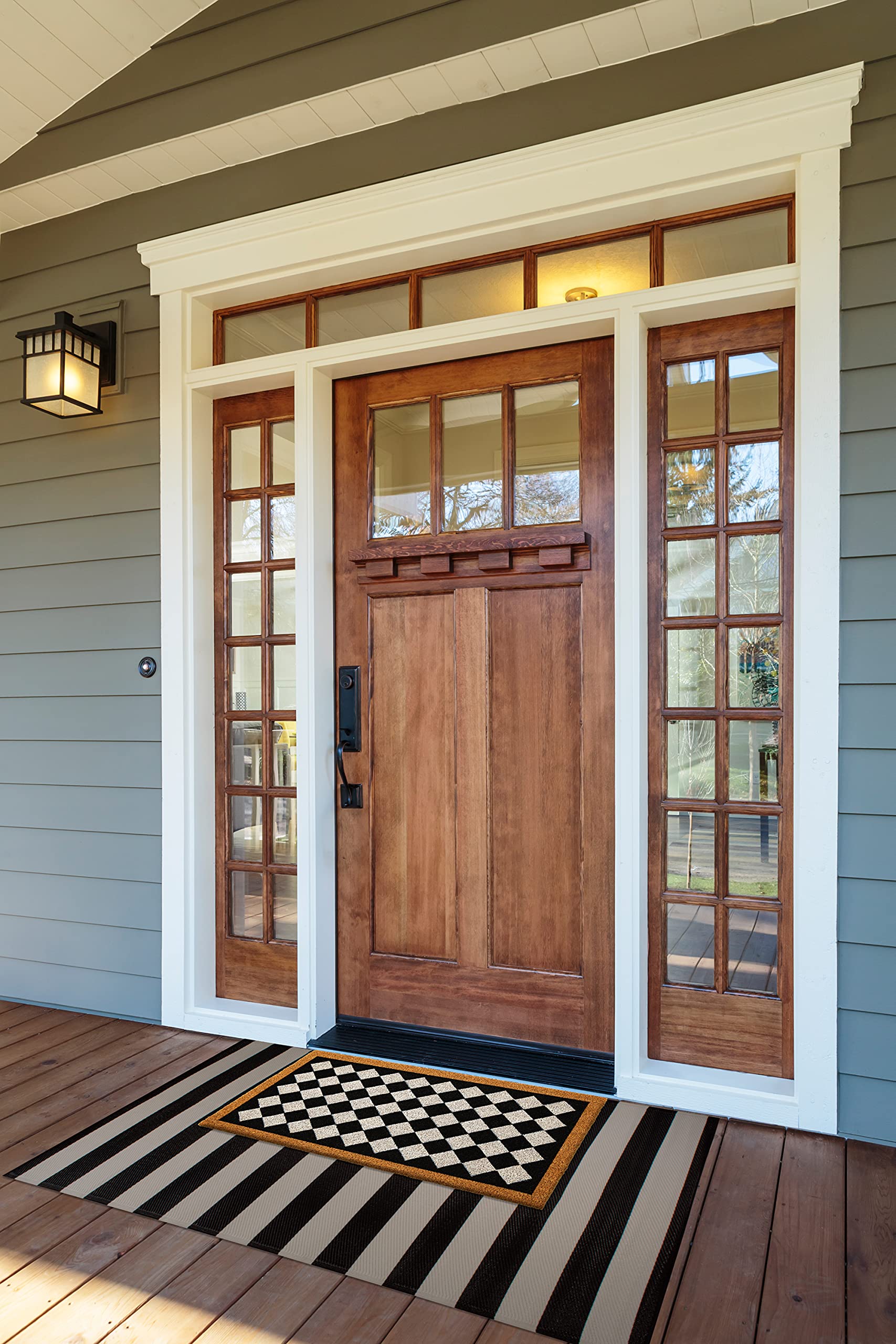 DII doormat features non-slip backing to prevent slipping.