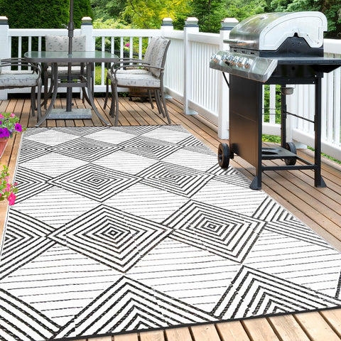 DiiKoo recycled polypropylene mat blends softness with sustainable styling.