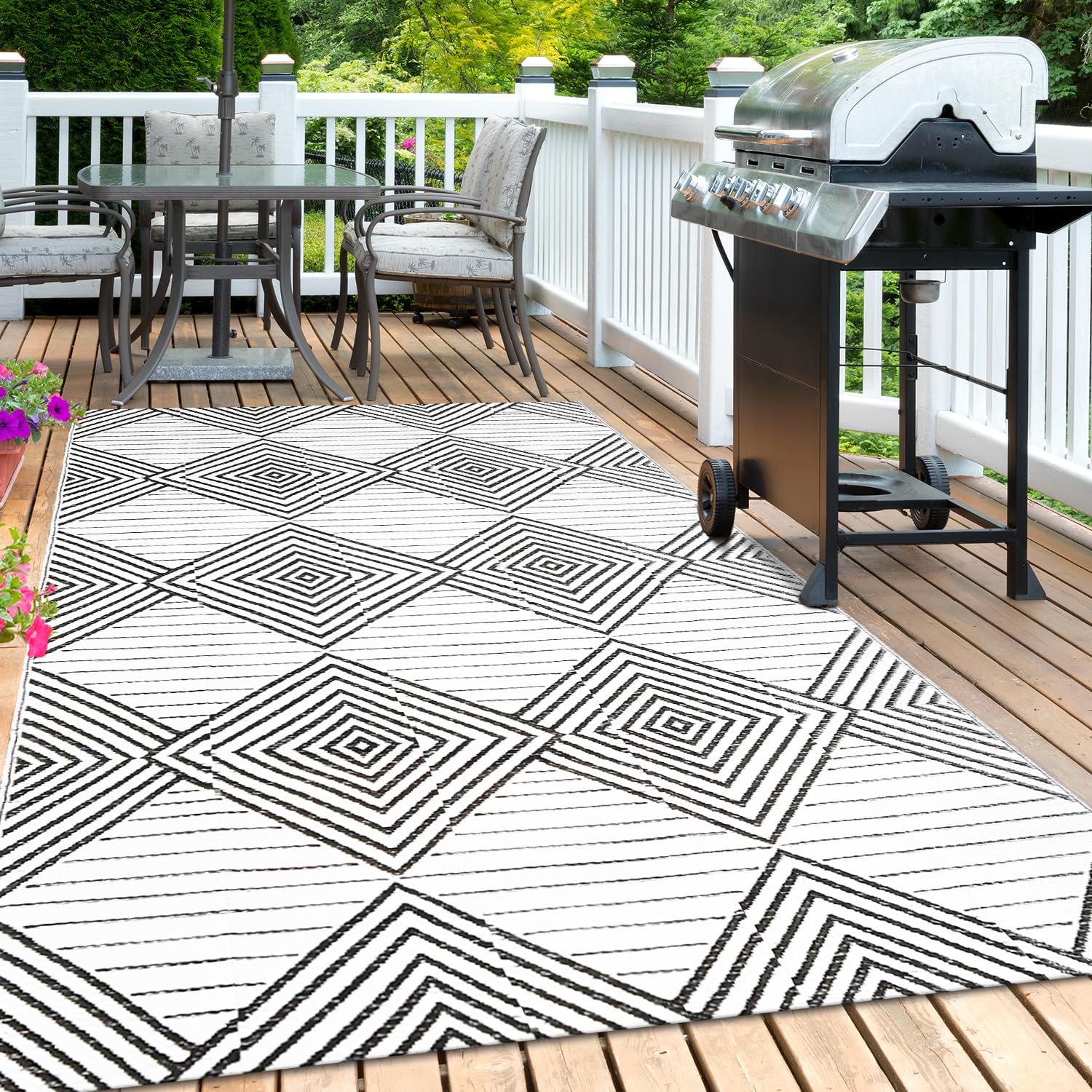 DiiKoo rug surface cleans quickly with water for easy maintenance