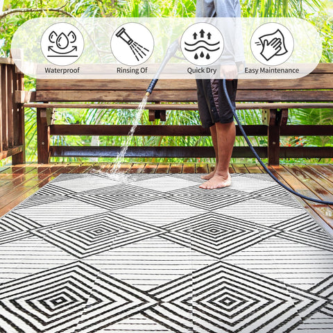 DiiKoo weatherproof rug shows UV-stabilized color and durability outdoors.