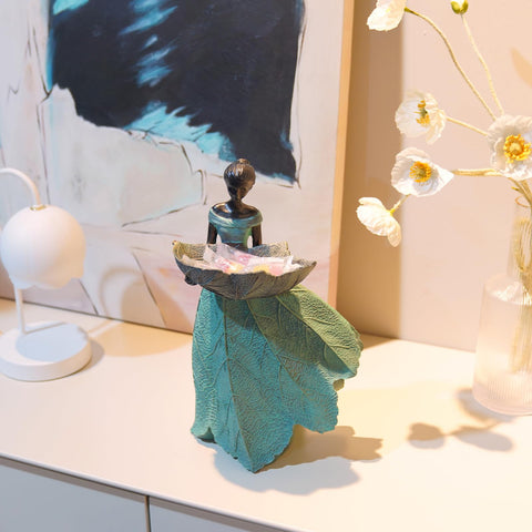 DiliComing garden decor bird feeder attracts birds while adding color and whimsy.