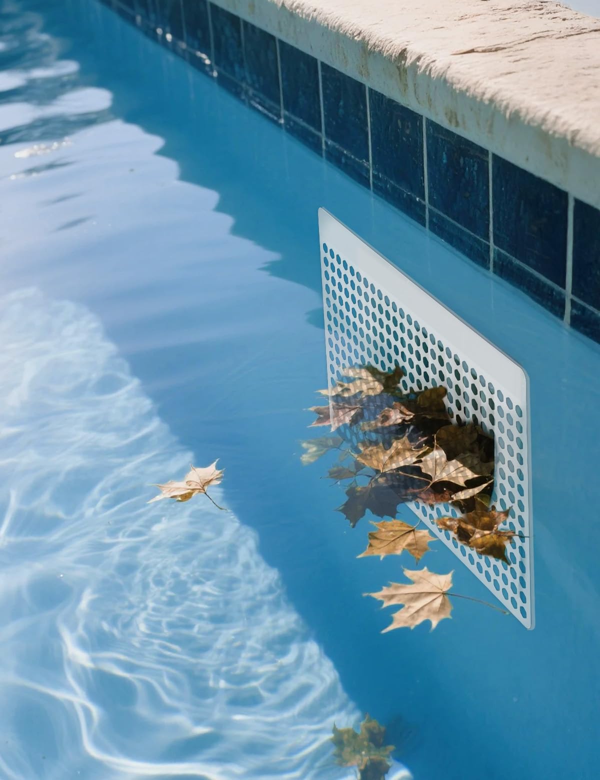 Diltik rust-proof net cover resists corrosion in sun and water.