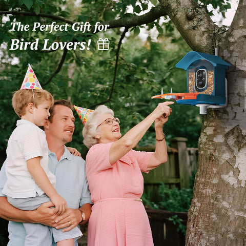 Docoon IP65 waterproof design endures weather conditions while observing birds.