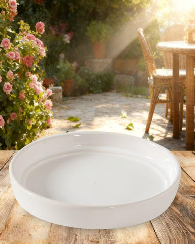 Docrin saucer with glazed finish; thickened ceramic for long-lasting durability.