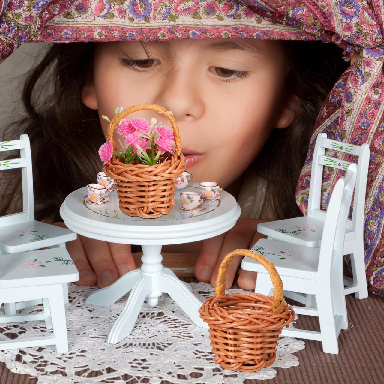 Gift-ready DOITOOL basket complements gift displays.