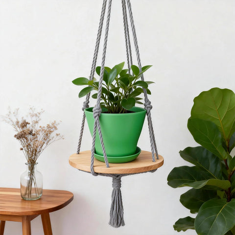 Includes plant labels to organize seedlings and track growth.