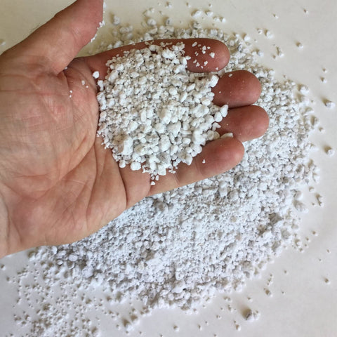 Doter Perlite is lightweight and won’t weigh down plant roots.