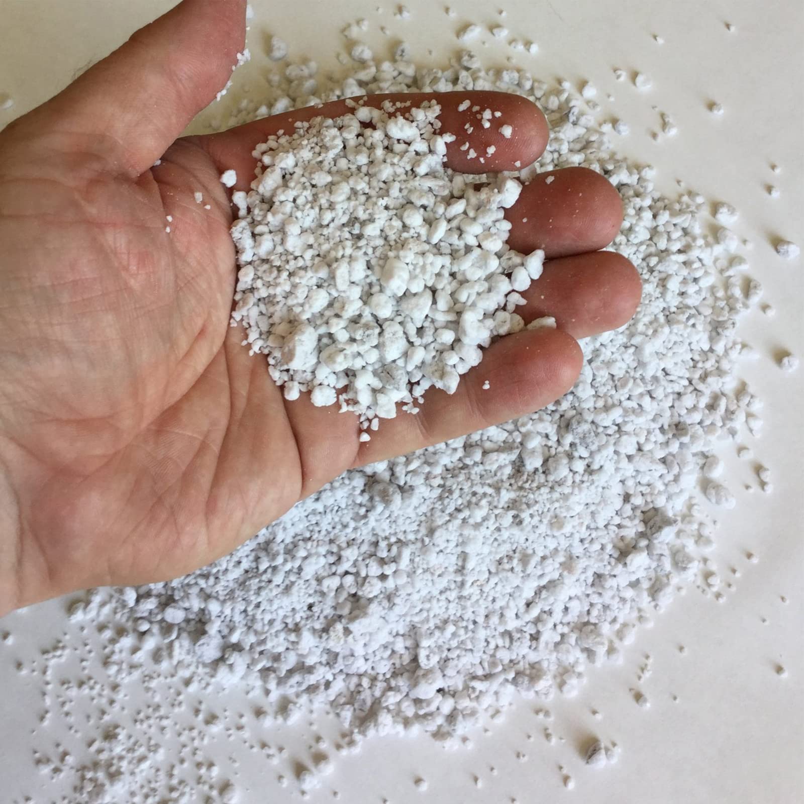 Doter Perlite helps maintain a nutrient-rich soil environment in containers.