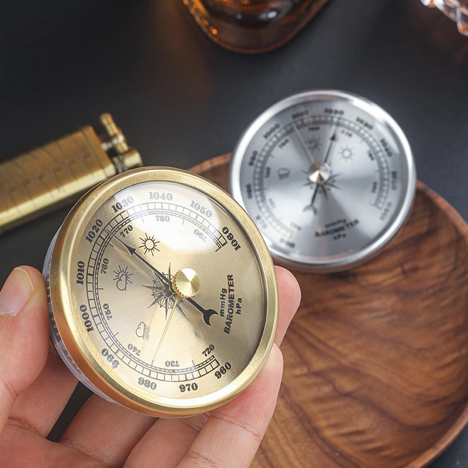 Dranvosk gold barometer weather indicator displays trends for planning outdoor activities.