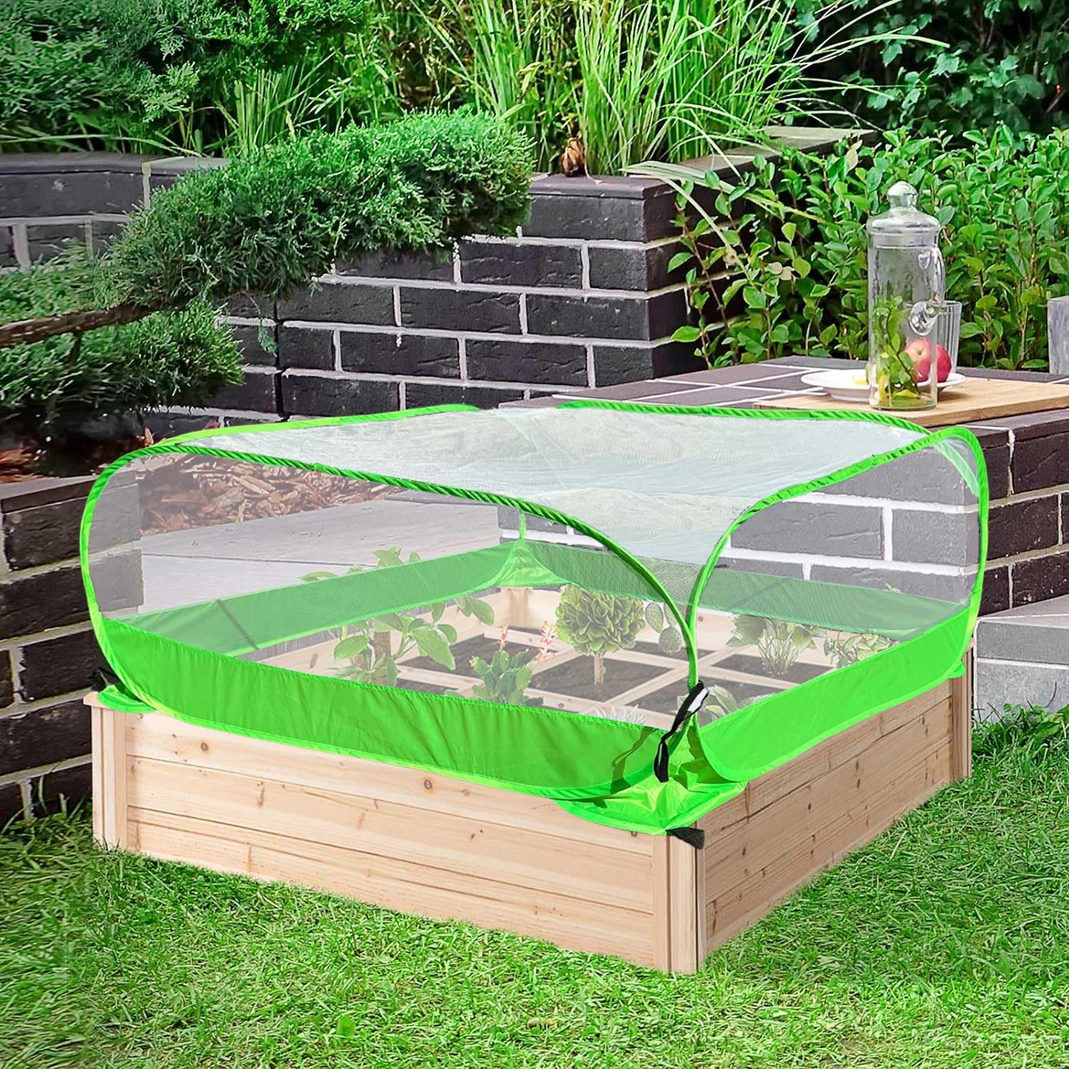 DredQcco Corner rings enable secure anchoring of the mesh cover
