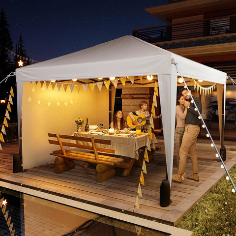 Driftalia UV-resistant fabric protects against sun and light rain.