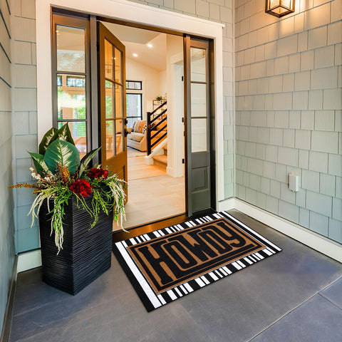 Drydiet dust-scraper mat helps remove dirt before stepping inside.