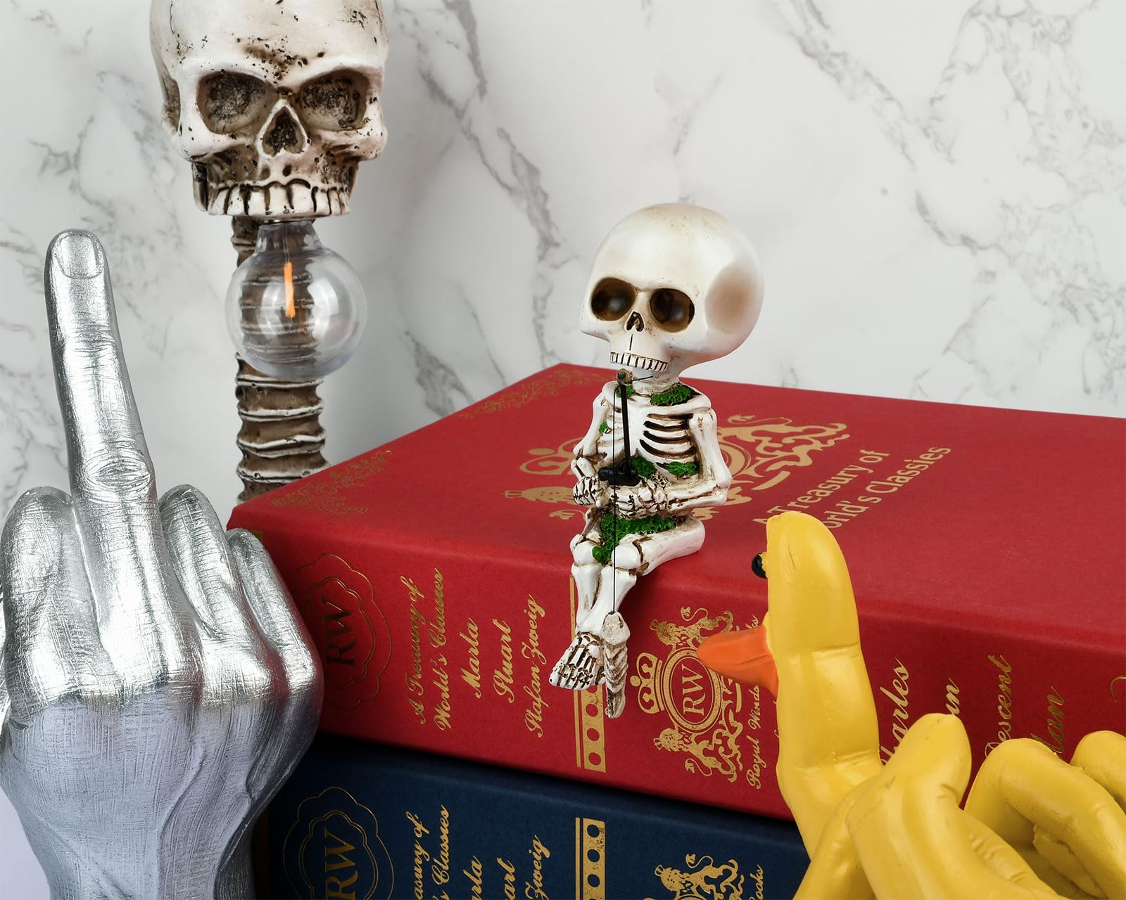 DS. DISTINCTIVE STYLE gothic decor skull figurine adds moody charm to yards.
