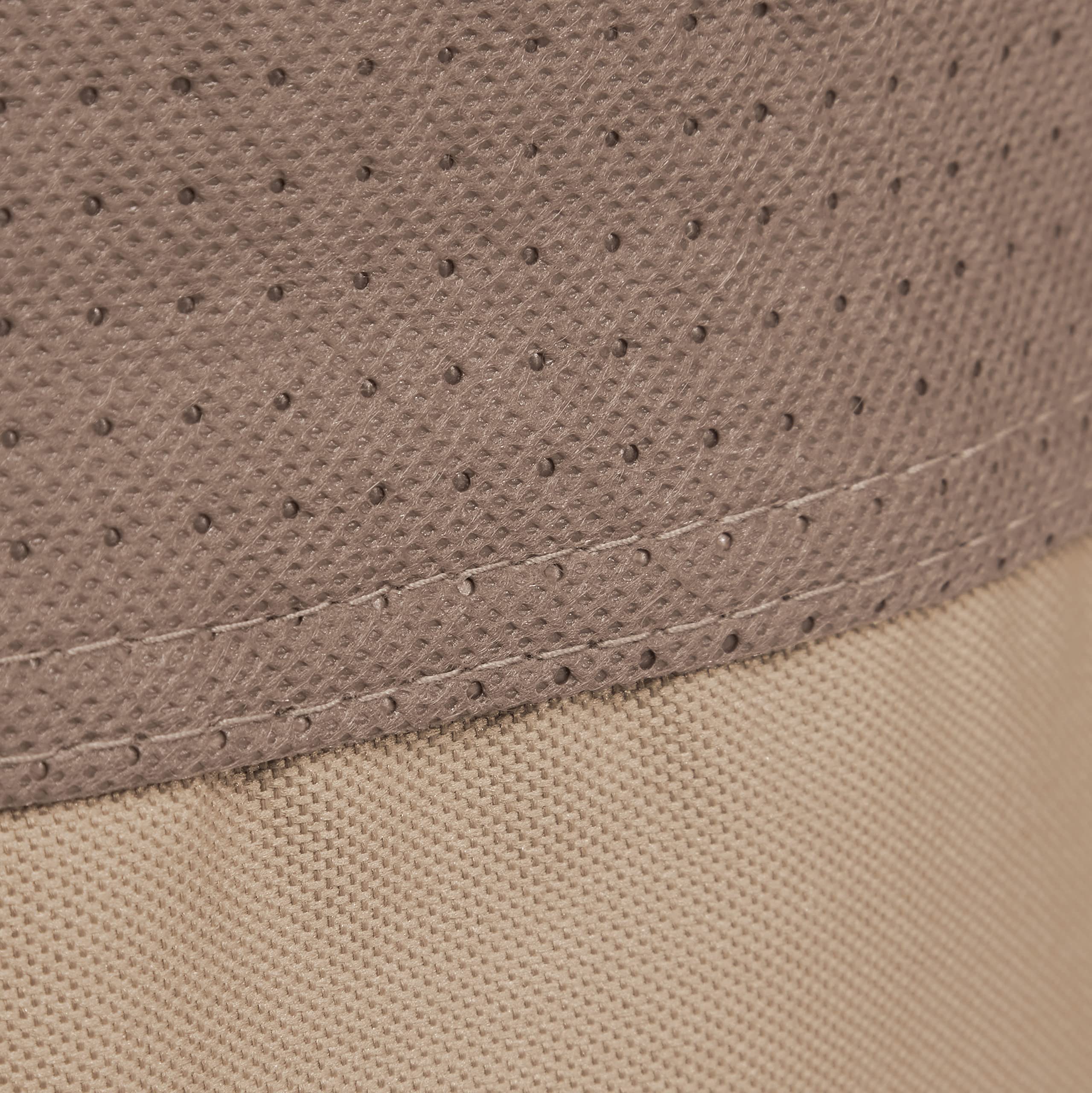 Duck Covers Elegant breathable side panels reduce interior condensation