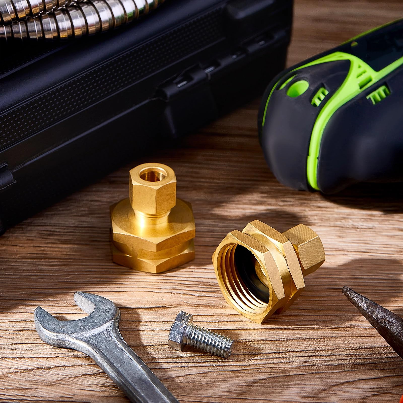 Dunzy brass adapter resists corrosion for long outdoor use