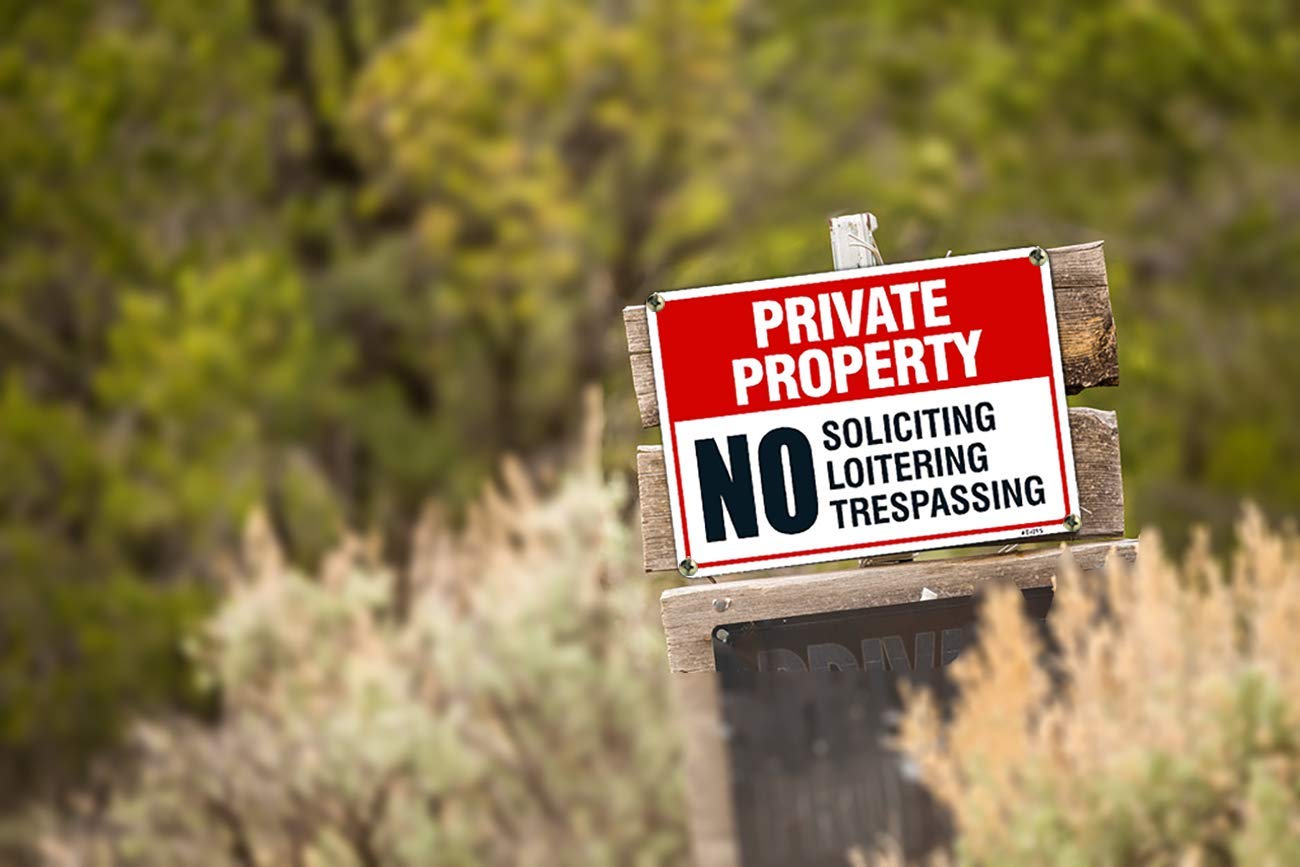 Dxyizus Signs outdoor durability for up to seven years