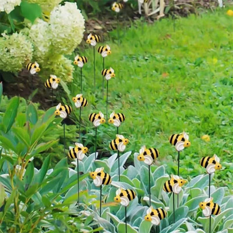 DYJAGYO bee garden stake adds whimsy to lawn edges and patio planters.