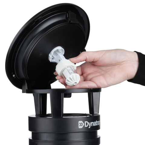 Dynatrap replacement bulb 11020 DT1130 display showing lifespan and efficiency