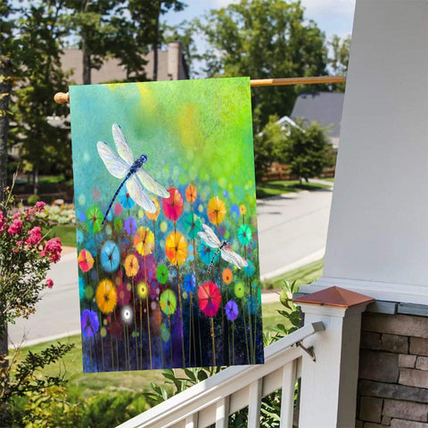 DZGlobal patio flag with bright florals enhances outdoor welcome.