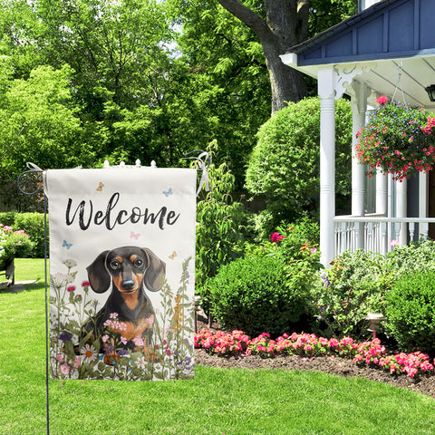 DZGlobal 12x18 flag enhances outdoor welcome during spring and summer gatherings.