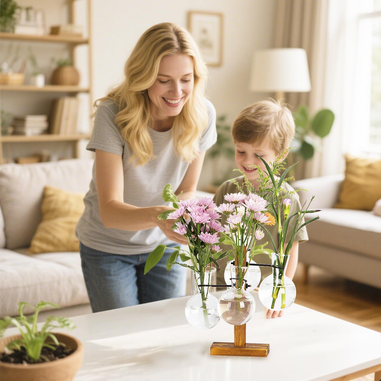 E-ROOM TREND compact garden décor on windowsill with greenery.