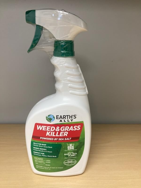 Ready-to-use Earth’s Ally spray can for quick outdoor weed control